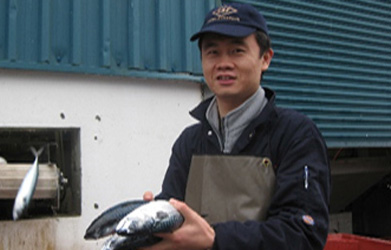 サバ生産工場にて